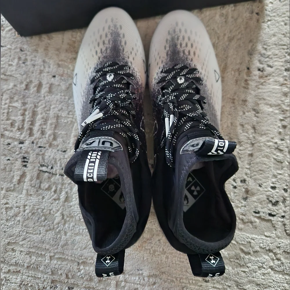 Under Armour Spotlight Lux MC 2.0 Football Cleat
